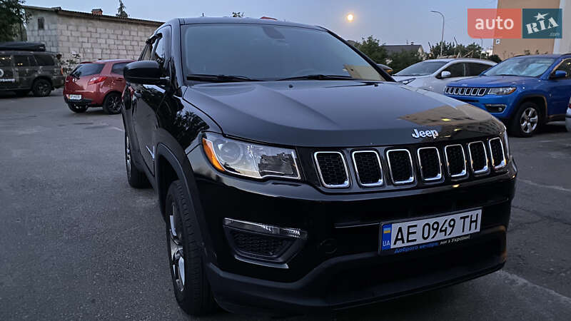 Внедорожник / Кроссовер Jeep Compass 2018 в Киеве фото 2 Внедорожник / Кроссовер Jeep Compass 2018 в Киеве