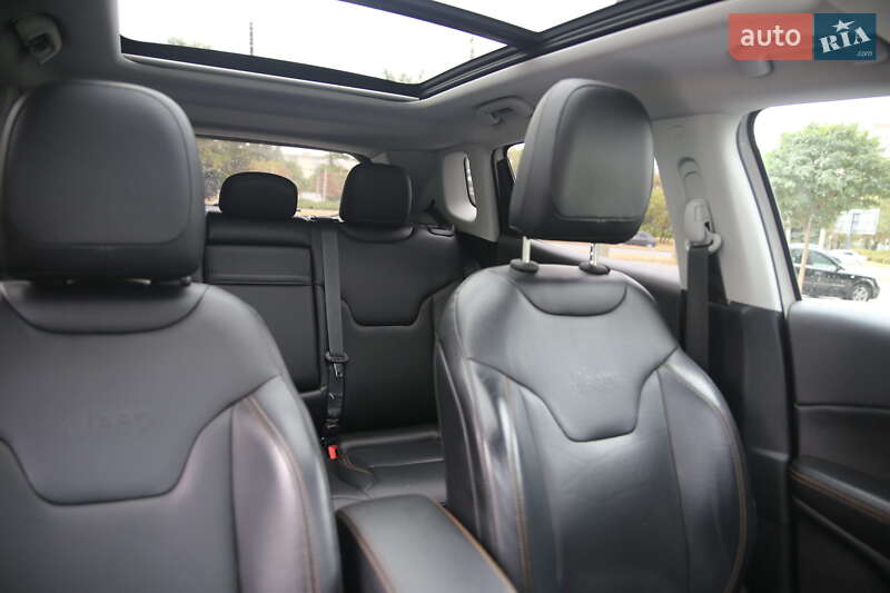 Внедорожник / Кроссовер Jeep Compass 2017 в Кременчуге