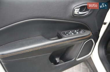 Внедорожник / Кроссовер Jeep Compass 2017 в 