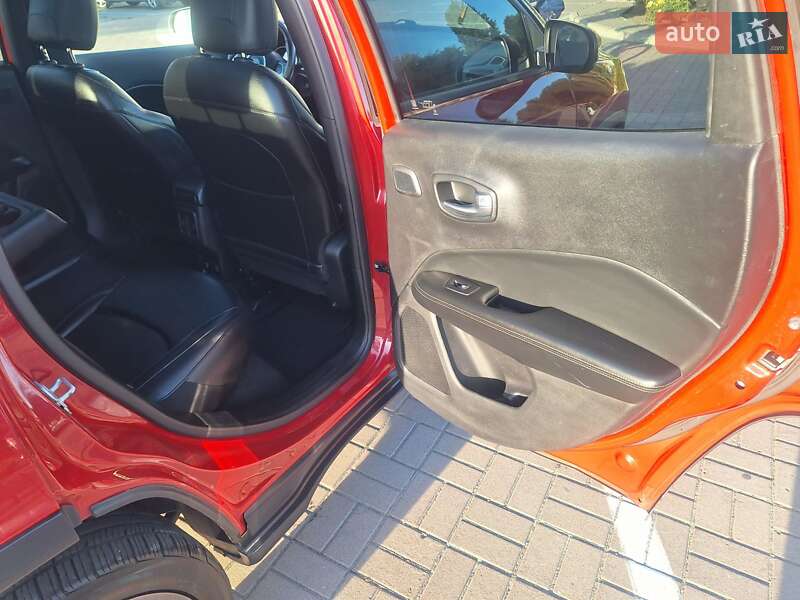 Внедорожник / Кроссовер Jeep Compass 2020 в Киеве
