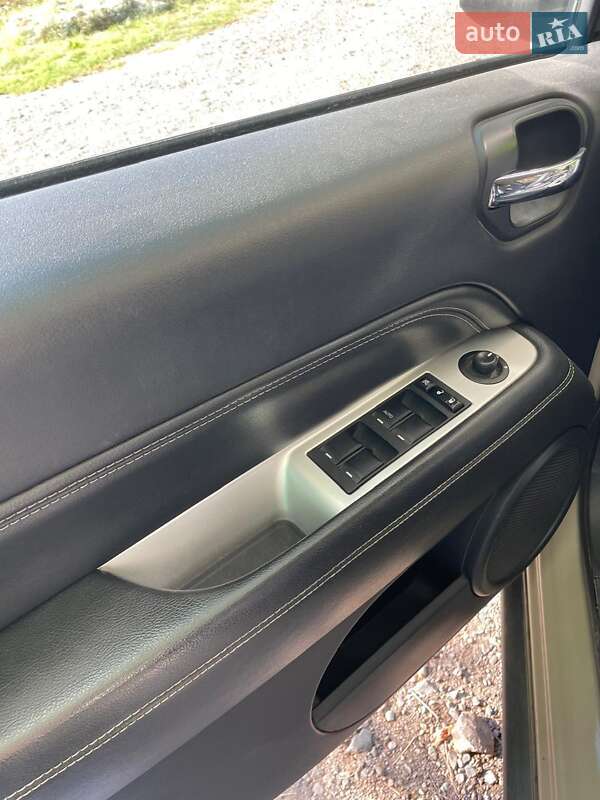 Внедорожник / Кроссовер Jeep Compass 2016 в Берегово фото 3 Внедорожник / Кроссовер Jeep Compass 2016 в Берегово