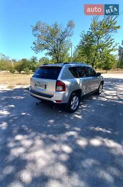 Внедорожник / Кроссовер Jeep Compass 2013 в 