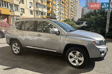 Внедорожник / Кроссовер Jeep Compass 2014 в 