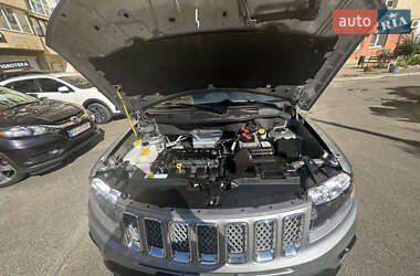 Внедорожник / Кроссовер Jeep Compass 2014 в 