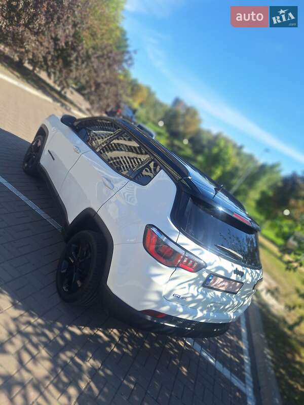 Внедорожник / Кроссовер Jeep Compass 2018 в Киеве