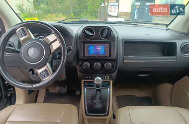 Внедорожник / Кроссовер Jeep Compass 2012 в 
