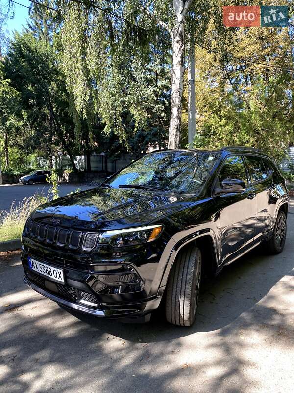 Внедорожник / Кроссовер Jeep Compass 2022 в 