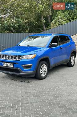 Внедорожник / Кроссовер Jeep Compass 2017 в 