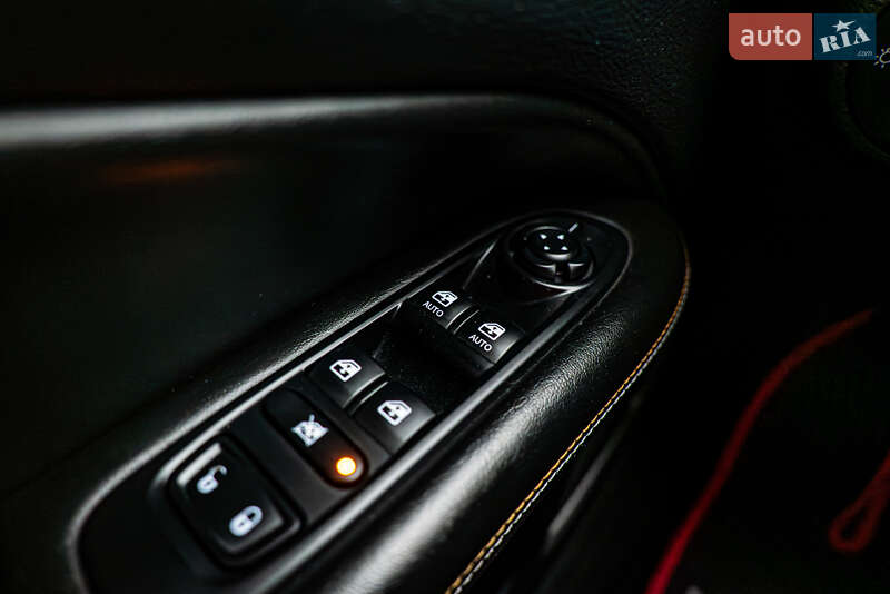 Внедорожник / Кроссовер Jeep Compass 2017 в Киеве