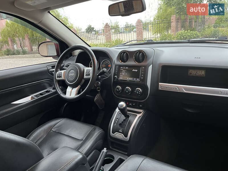 Внедорожник / Кроссовер Jeep Compass 2013 в Каменском