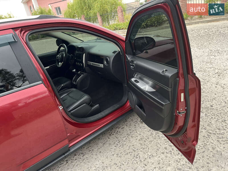 Внедорожник / Кроссовер Jeep Compass 2013 в Каменском