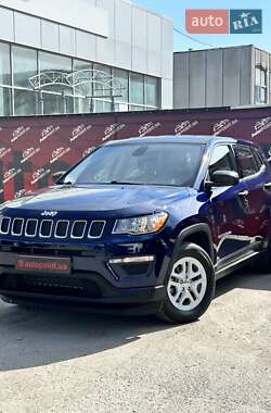 Внедорожник / Кроссовер Jeep Compass 2019 в 