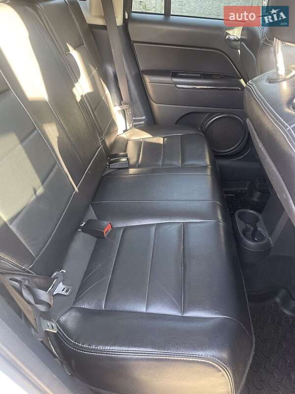 Внедорожник / Кроссовер Jeep Compass 2011 в Золотоноше
