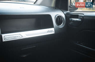 Внедорожник / Кроссовер Jeep Compass 2014 в 