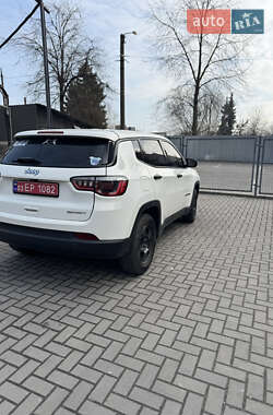 Внедорожник / Кроссовер Jeep Compass 2019 в 
