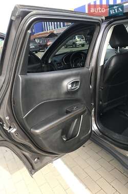 Внедорожник / Кроссовер Jeep Compass 2018 в 