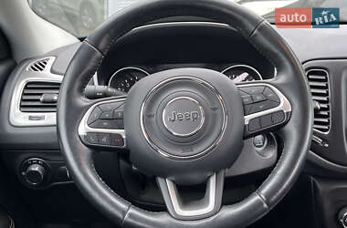 Внедорожник / Кроссовер Jeep Compass 2018 в 