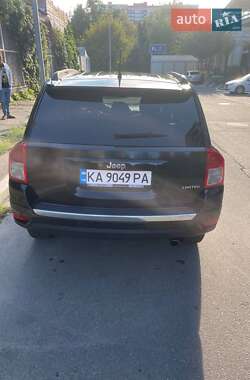 Внедорожник / Кроссовер Jeep Compass 2012 в 
