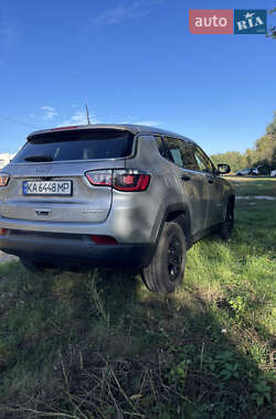 Внедорожник / Кроссовер Jeep Compass 2022 в 