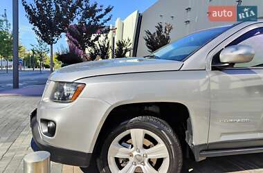 Внедорожник / Кроссовер Jeep Compass 2015 в 