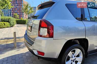 Внедорожник / Кроссовер Jeep Compass 2015 в 