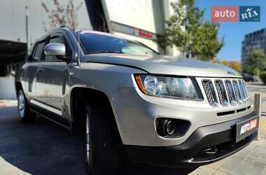 Внедорожник / Кроссовер Jeep Compass 2015 в 