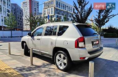 Внедорожник / Кроссовер Jeep Compass 2015 в 