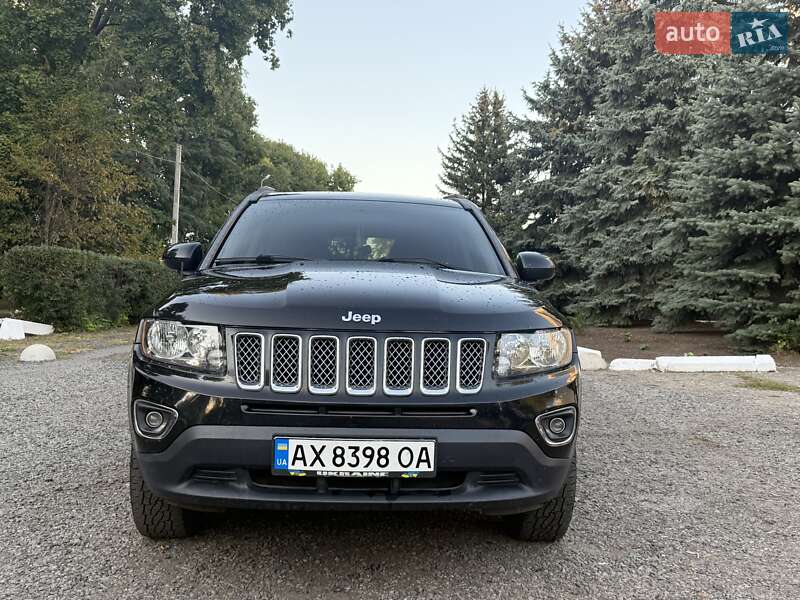 Внедорожник / Кроссовер Jeep Compass 2015 в Краснограде