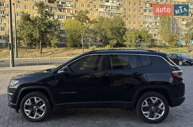 Внедорожник / Кроссовер Jeep Compass 2018 в 
