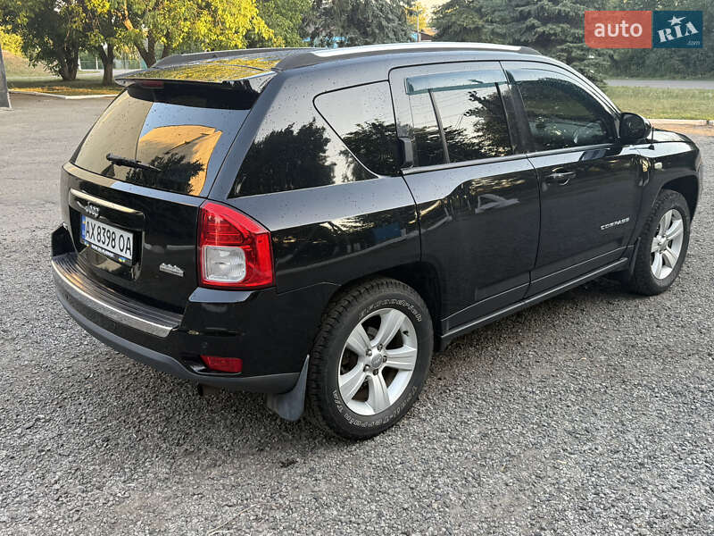 Внедорожник / Кроссовер Jeep Compass 2015 в Краснограде