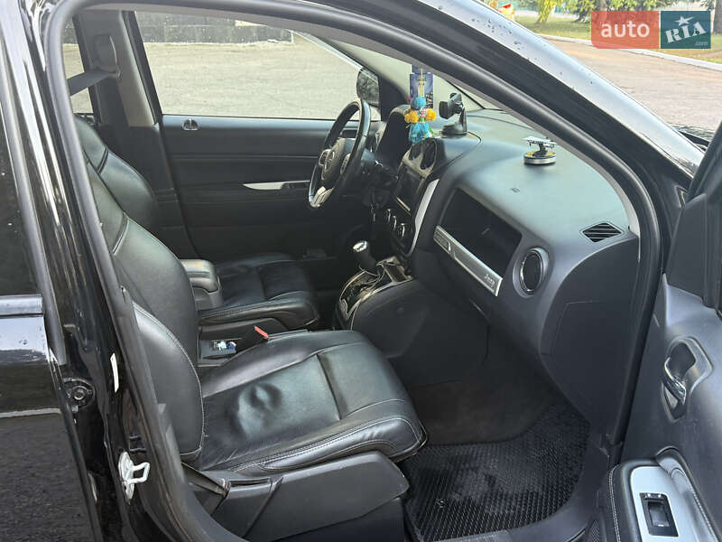 Внедорожник / Кроссовер Jeep Compass 2015 в Краснограде