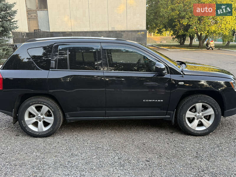Внедорожник / Кроссовер Jeep Compass 2015 в Краснограде