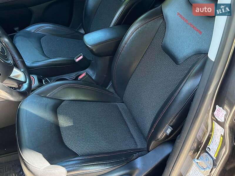 Внедорожник / Кроссовер Jeep Compass 2018 в Киеве фото 36 Внедорожник / Кроссовер Jeep Compass 2018 в Киеве