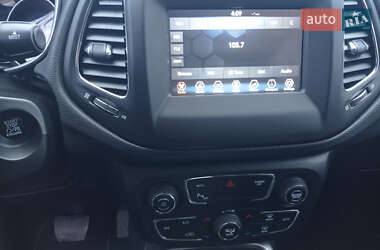 Внедорожник / Кроссовер Jeep Compass 2017 в 