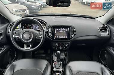 Внедорожник / Кроссовер Jeep Compass 2018 в 