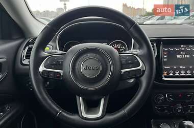 Внедорожник / Кроссовер Jeep Compass 2018 в 