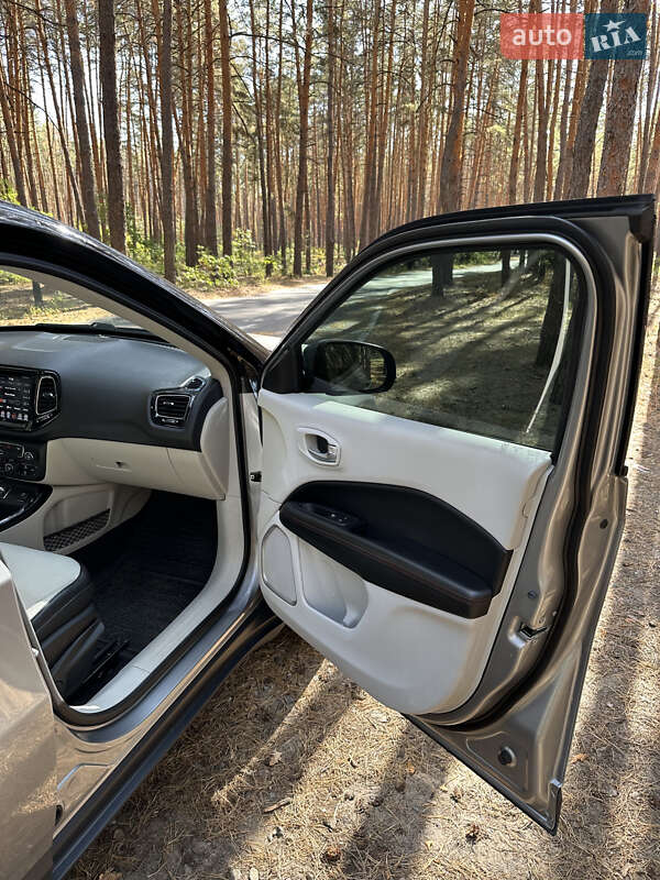 Внедорожник / Кроссовер Jeep Compass 2017 в Полтаве
