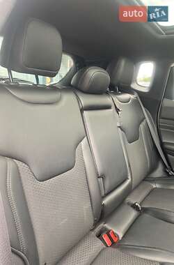 Внедорожник / Кроссовер Jeep Compass 2022 в 