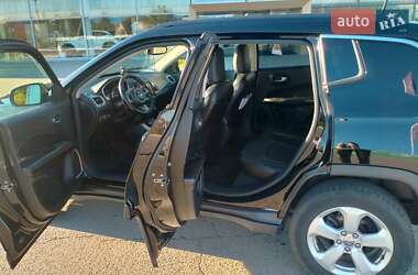 Внедорожник / Кроссовер Jeep Compass 2017 в 