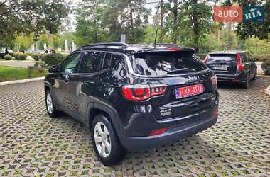 Внедорожник / Кроссовер Jeep Compass 2018 в 