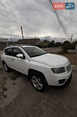 Внедорожник / Кроссовер Jeep Compass 2015 в 