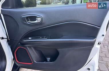 Внедорожник / Кроссовер Jeep Compass 2019 в 