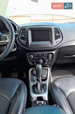 Позашляховик / Кросовер Jeep Compass 2017 в Чернівцях