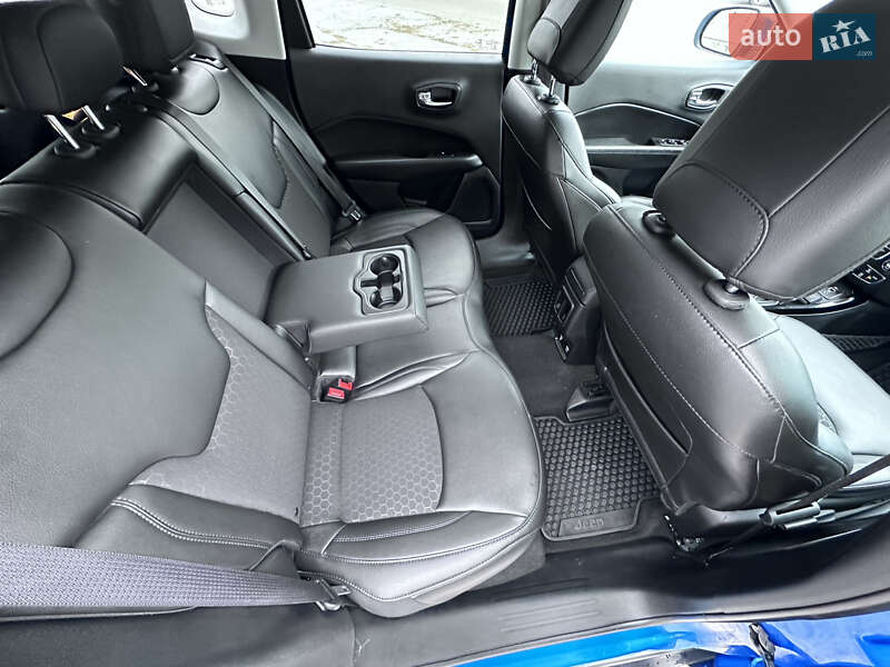 Внедорожник / Кроссовер Jeep Compass 2020 в Киеве
