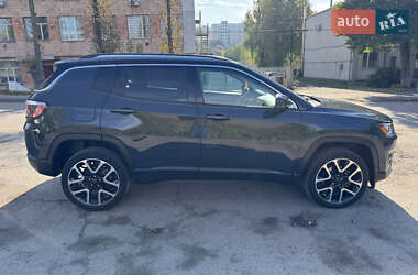 Внедорожник / Кроссовер Jeep Compass 2017 в 