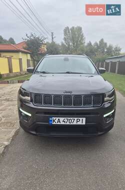 Внедорожник / Кроссовер Jeep Compass 2018 в 