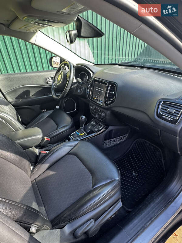 Внедорожник / Кроссовер Jeep Compass 2018 в Змиеве