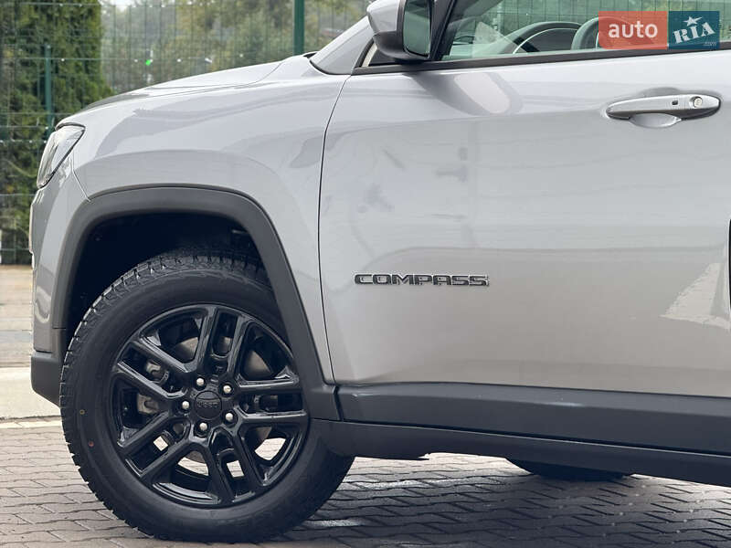 Внедорожник / Кроссовер Jeep Compass 2020 в Киеве