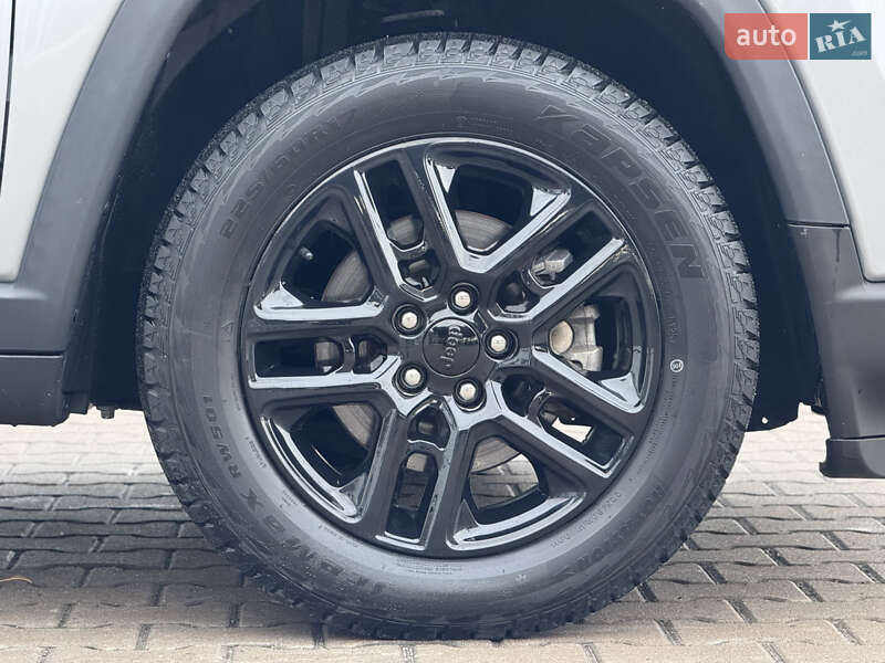 Внедорожник / Кроссовер Jeep Compass 2020 в Киеве