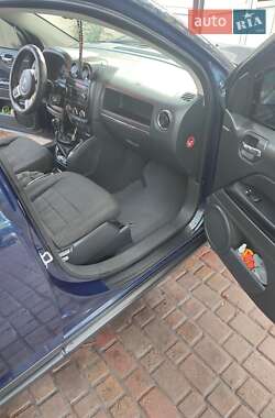 Внедорожник / Кроссовер Jeep Compass 2012 в 